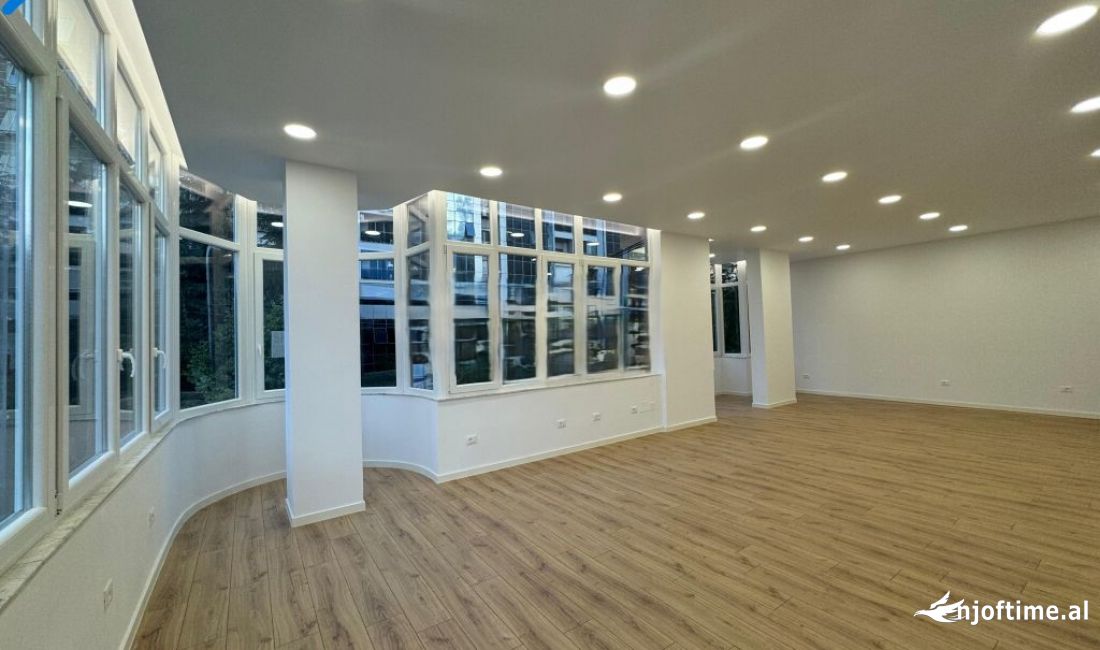 21 DHJETORI, SHESIM AMBIENT PER ZYRA! 225,000 Euro