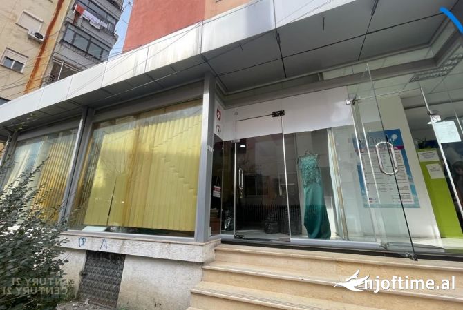 Ambient Komercial te Komuna e Parisit!! 450 € /Muaj