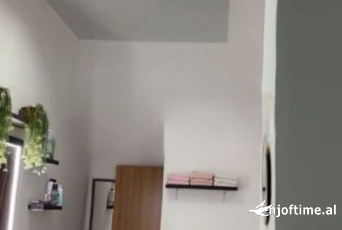 Ambiente Commerciale in Affitto 1+1 a Tirana - 300 Euro