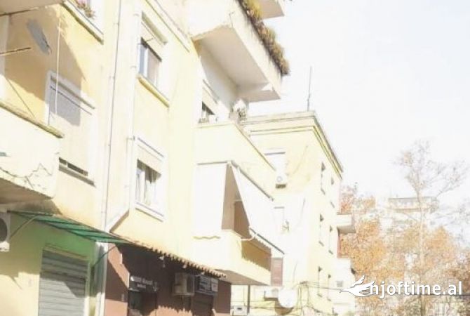 Ambiente Commerciale in Affitto 1+1 a Tirana - 300 Euro