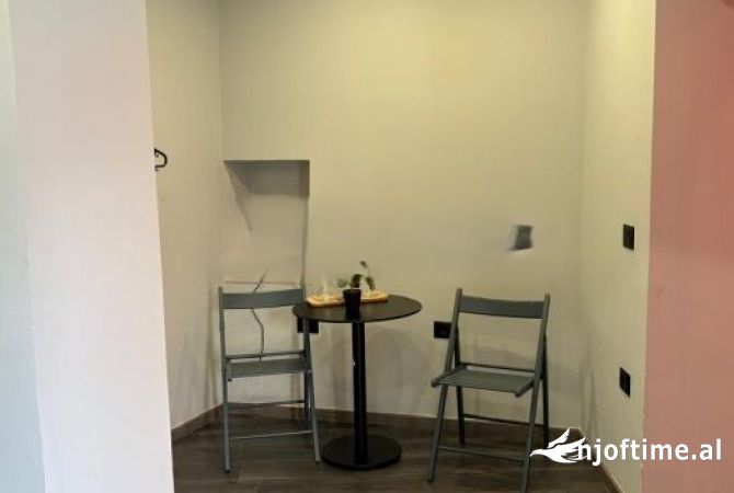 Ambiente Commerciale in Affitto 1+1 a Tirana - 650 Euro