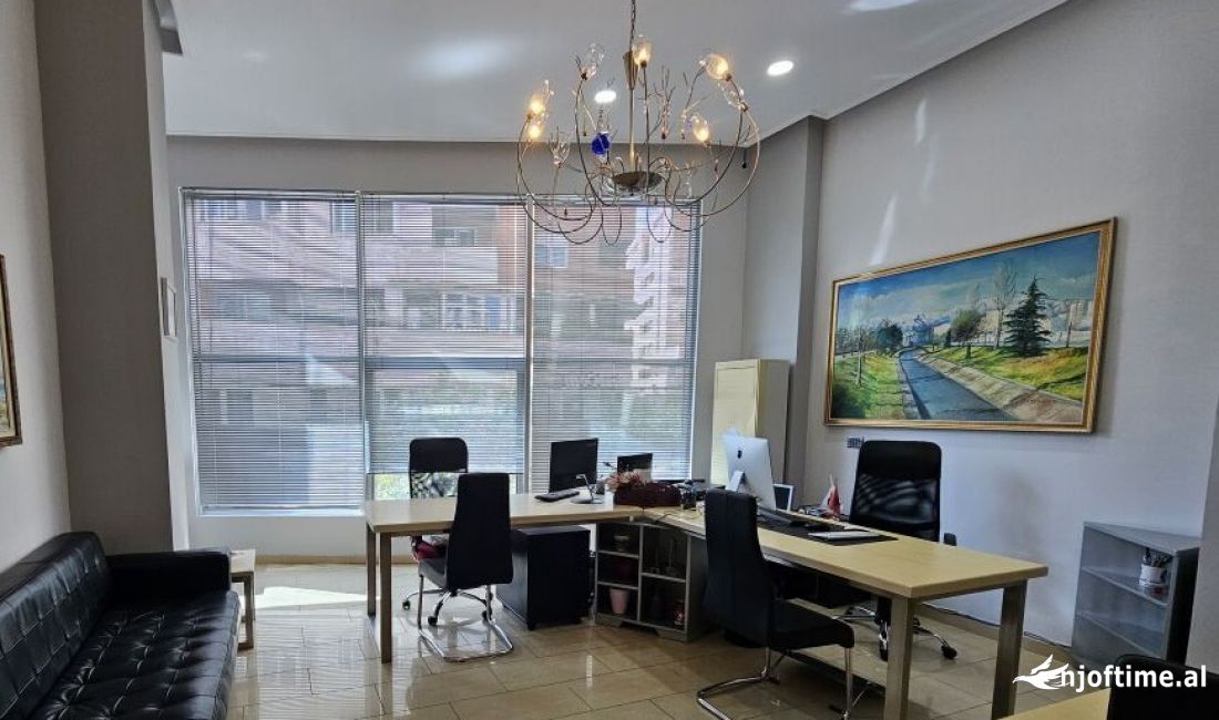 ZYRE TEK RRUGA E BOGDANEVE! 600 Euro /Muaj