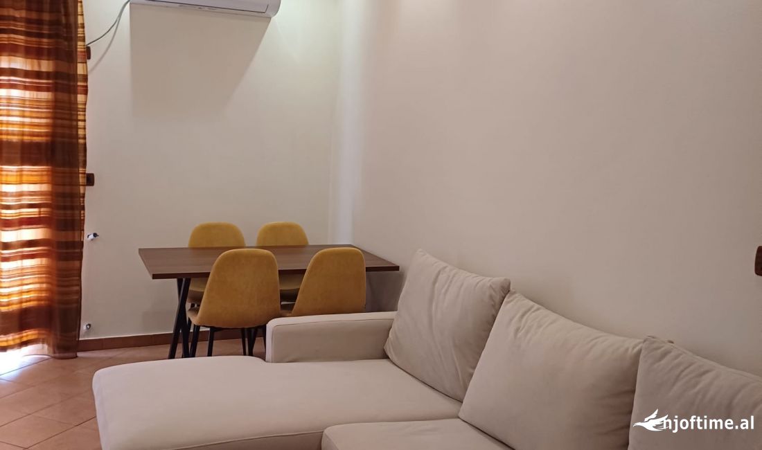 Shtepi me qera Apartament ne Tirane, 2+1, Mobilimi E mobiluar, Pagesa 505  Euro.
