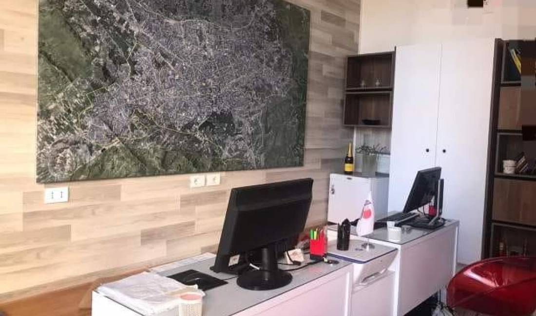 Jepet Me Qera Dyqan Prane Kompleksit Olimpik (ID BD21439) Tirane