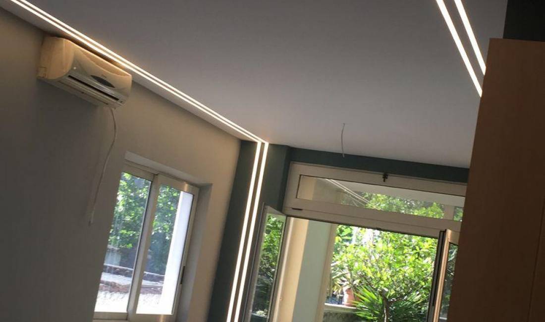 Jepet Me Qera Zyre 1+1 Ne Myslym Shyri (ID BZ2200) Tirane.