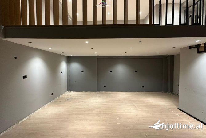 Ambiente Commerciale in Affitto 1+1 a Tirana - 550 Euro