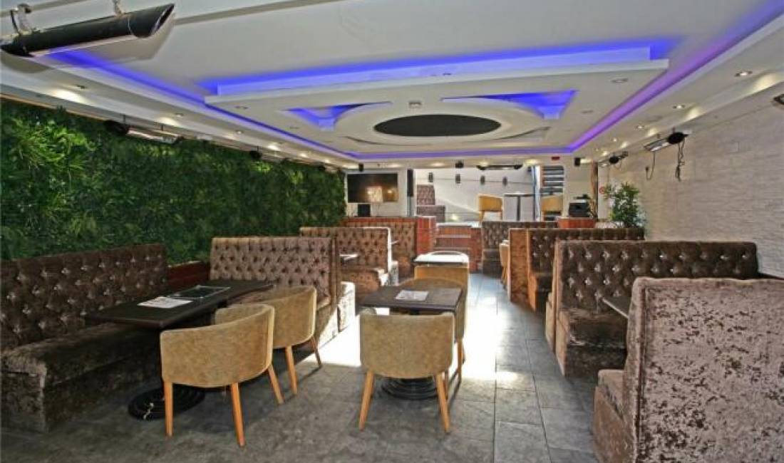 Shitet Biznes Bar Kafe Tek Rruga Fortuzi (ID BSHB93) Tirane