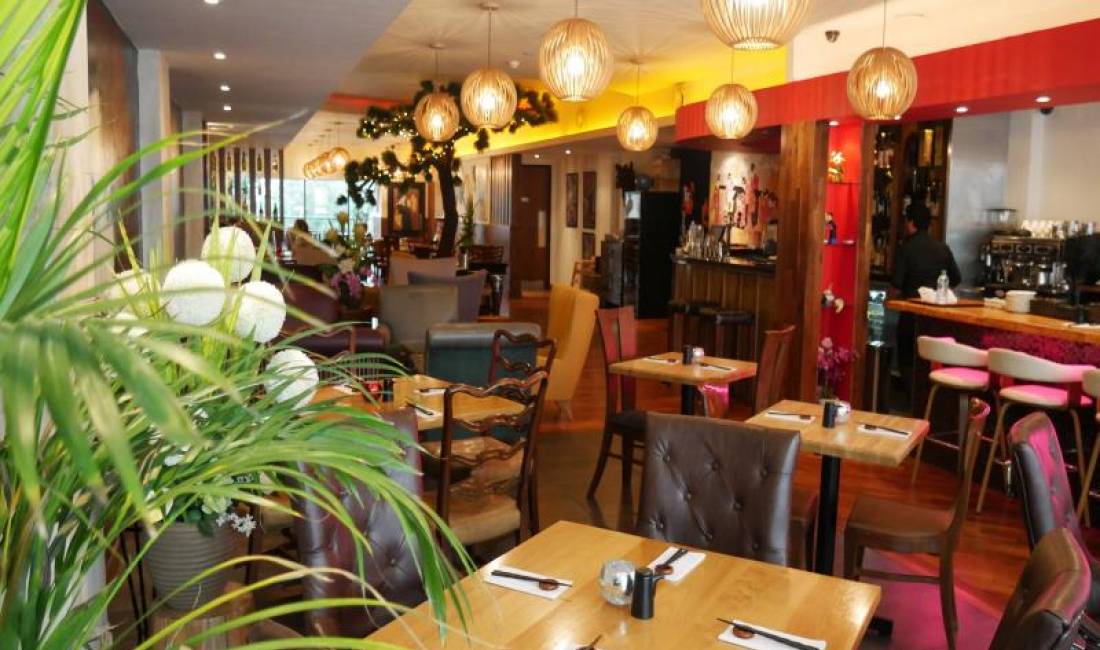 Shitet Biznesi Bar Kafe-Ushqim I Shpejte Prane Rruges Se Kavajes (ID BSHB96) Tirane