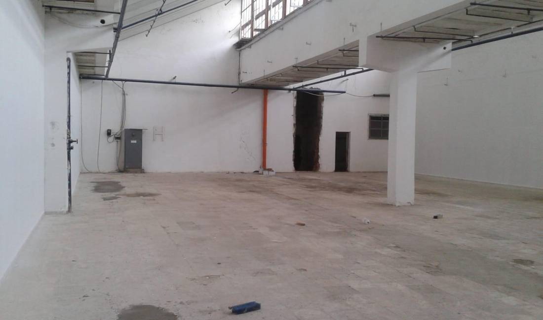 Jepet Me Qera Magazine Ne Kombinat (ID BM146) Tirane.