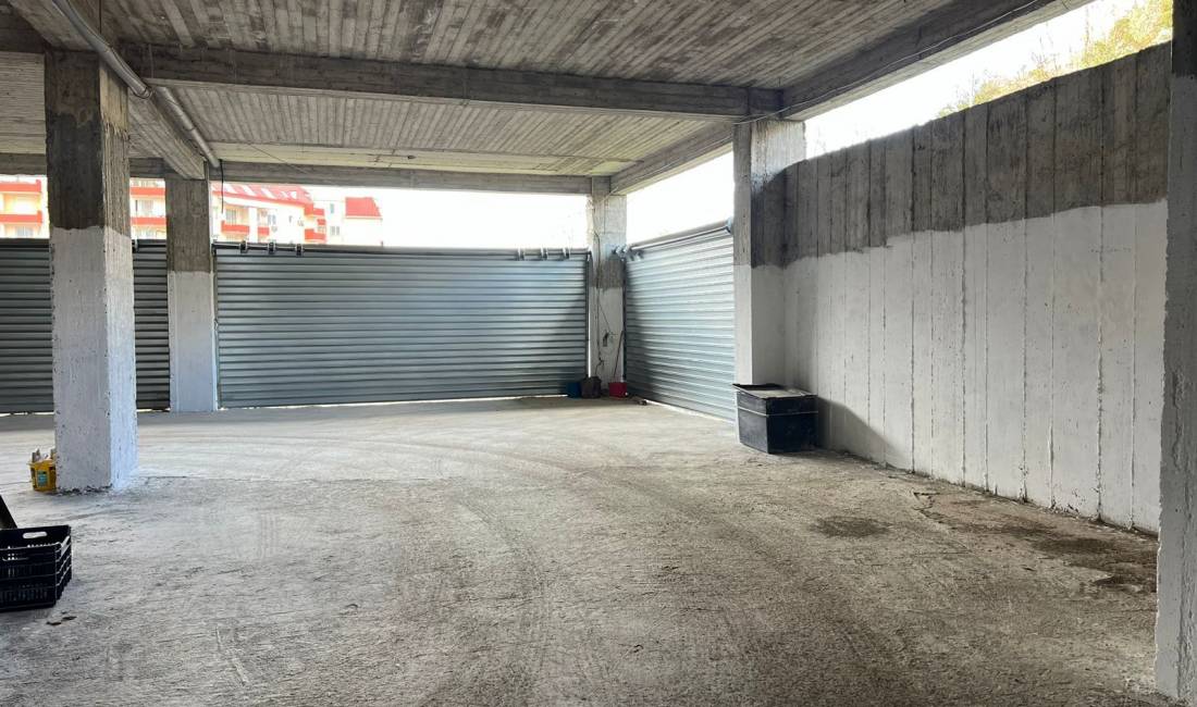 Magazine Me Qera Ne Fresk (ID BM151) Tirane