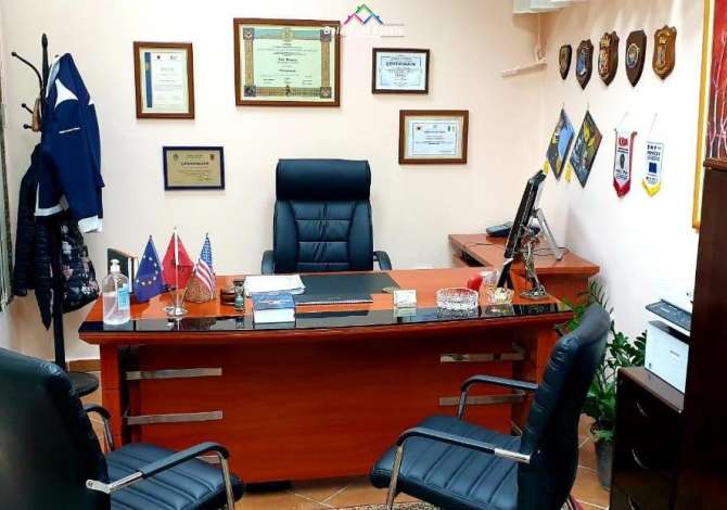 Ambient biznesi me qera 3+1 ne Tirane - 300 Euro