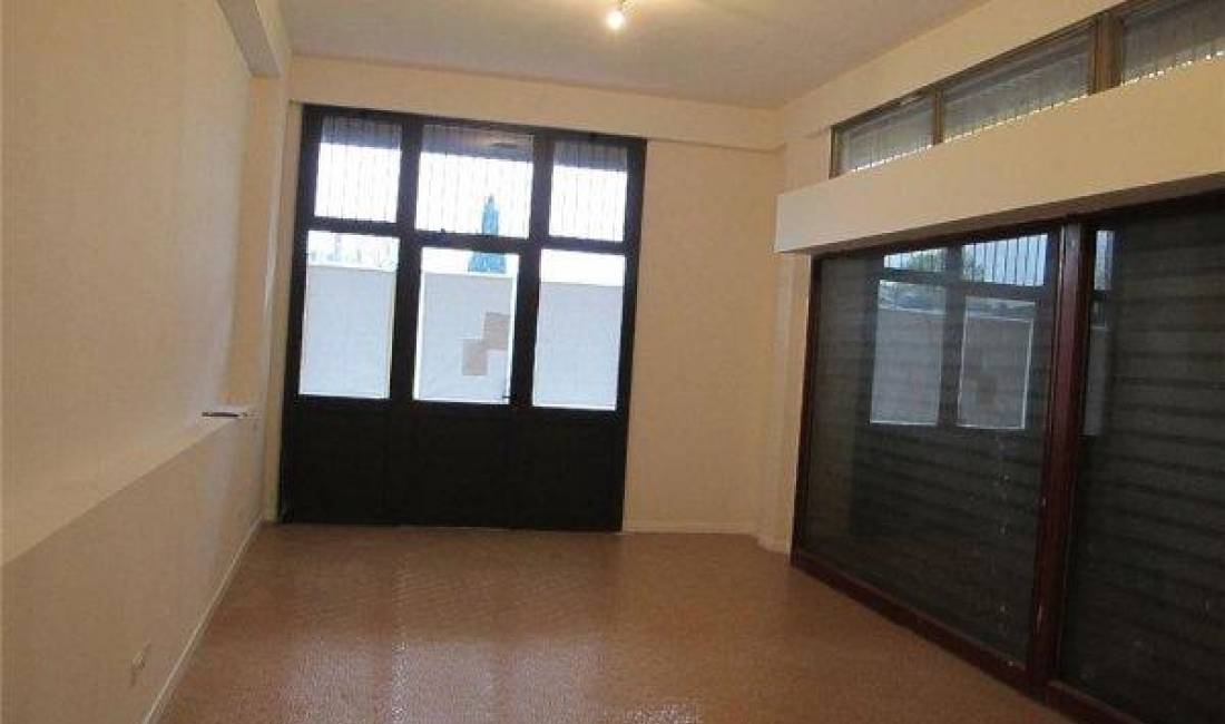 Zyre Ne Shitje Tek Myslym Shyri (ID BZ113) Tirane