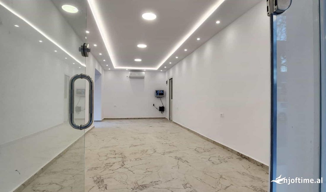 Dyqan Ne Shitje Tek 21 Dhjetori (ID BD1152) Tirane