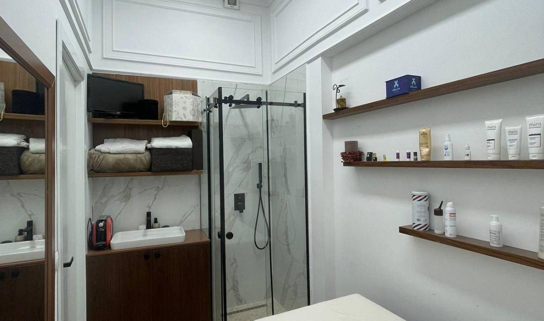 Ambient Biznesi Per Estetik Me Qera Tek Rruga E Kosovarve (ID BD21522) Tirane.