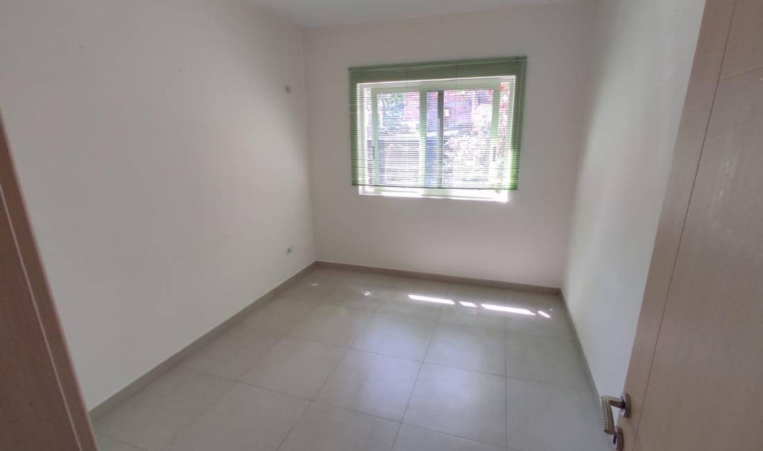 Zyre Me Qera Ne Myslym Shyri (ID BZ2309) Tirane.