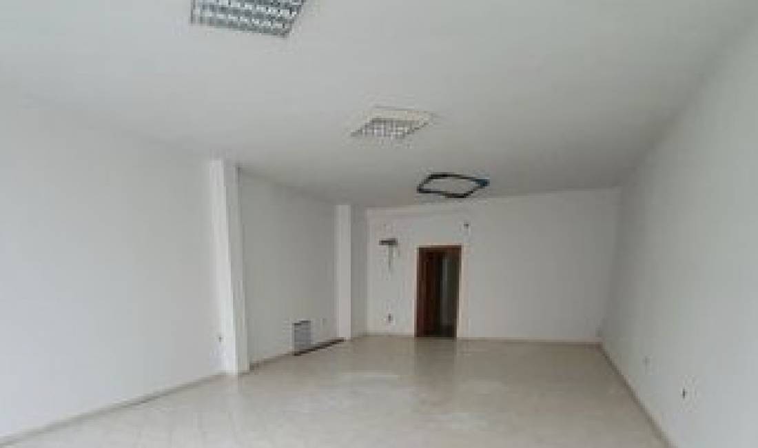 Dyqan Me Qera Tek Rruga E Dibres (ID BD21525) Tirane