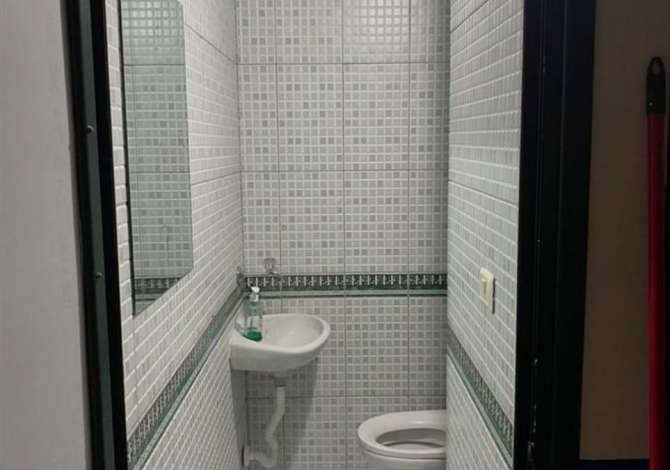 Zyre Me Qera Tek 21 Dhjetori (ID BZ2292) Tirane