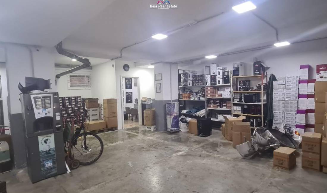 Magazine Ne Shitje Tek 21 Dhjetori (ID BSHM8) Tirane.