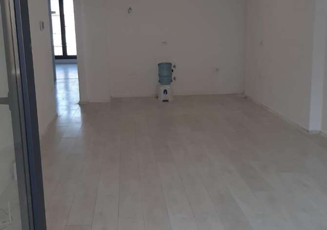 Ambient biznesi me qera 3+1 ne Tirane - 500 Euro