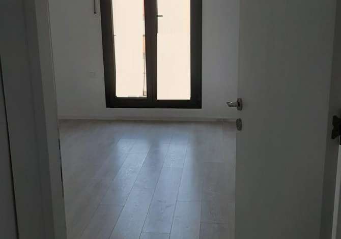 Ambient biznesi me qera 3+1 ne Tirane - 500 Euro