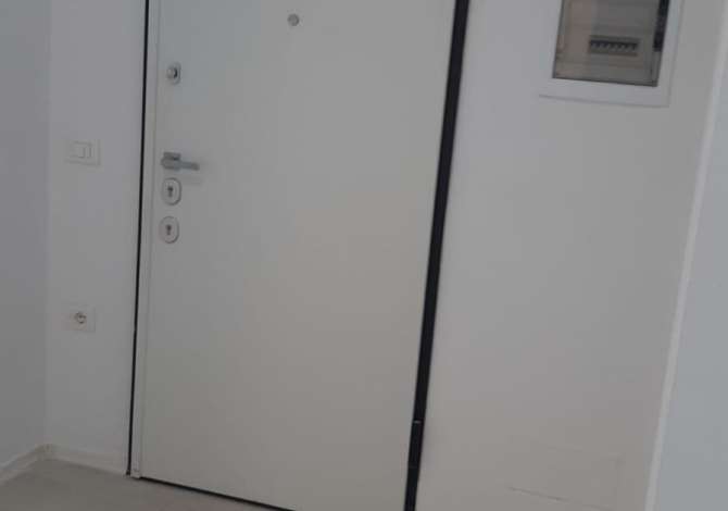 Zyre me qera tek Kompleksi Zirkon (ID BZ2373) Tirane.