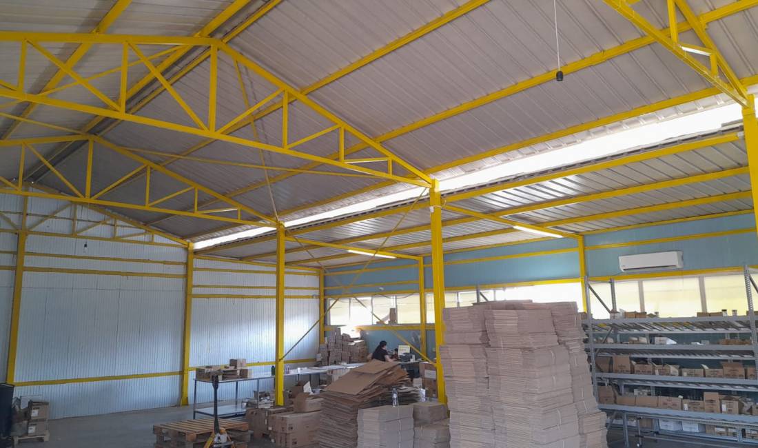 Magazine Me Qera ne Sharre(ID BM203) Tirane