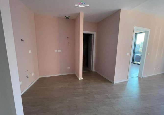 Zyre me qera tek Liqeni i Tiranes (ID BZ2376) Tirane.