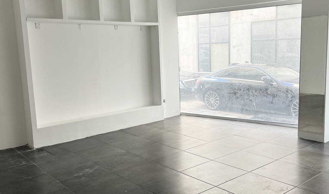 Dyqan Me Qera Tek ish Ekspozita 