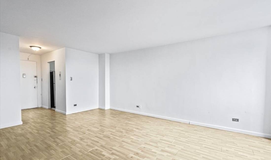 Ambjent Biznesi Per Shitje Ne Kombinat (ID BSHB119) Tirane