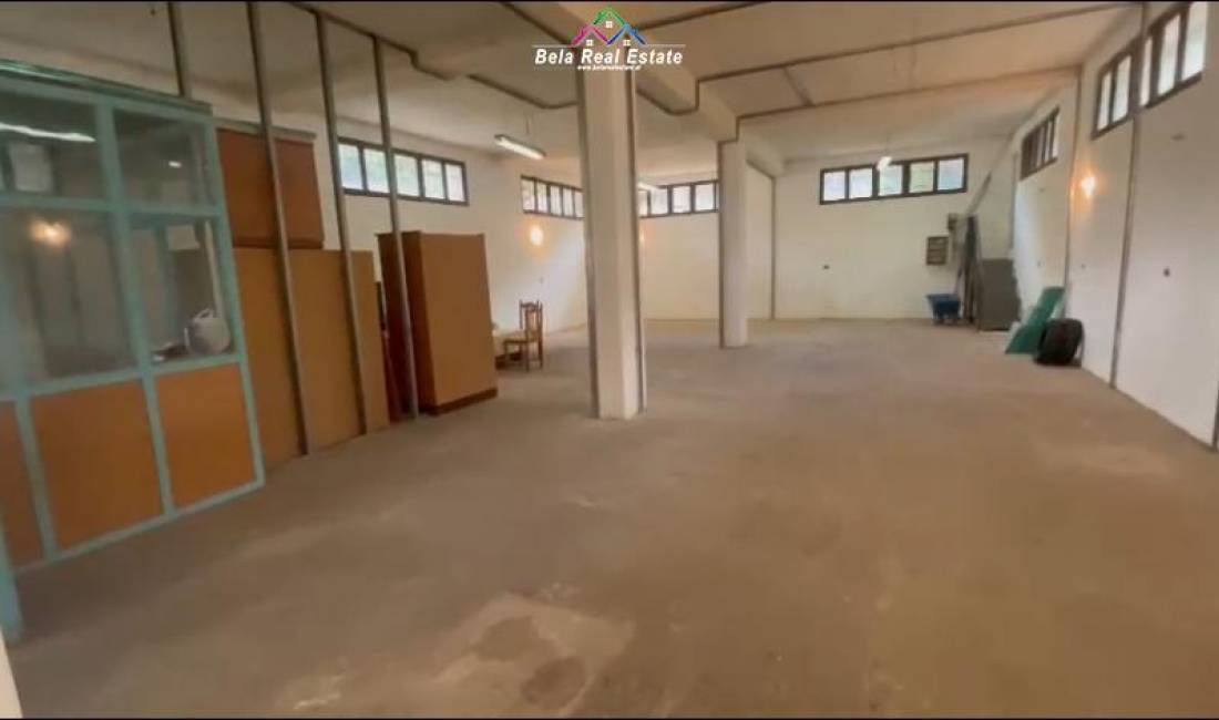 Magazine Me Qera Ne Laprake (ID BM212) Tirane