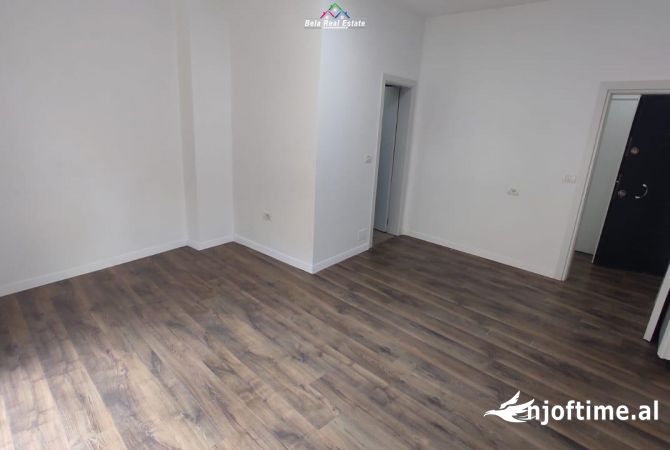 Zyre me qera 2+1 Tek Komuna e Parisit (ID BZ2406) Tirane.