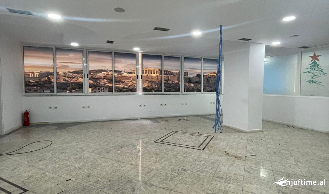 Ambient Biznesi/Zyre Me Qera Tek Shallvaret (ID BZ2408) Tirane