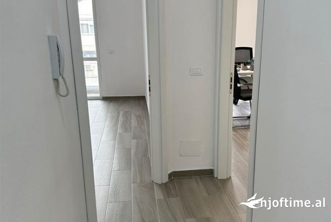 Business Property for Rent 3+1 in Tirana - 450 Euro
