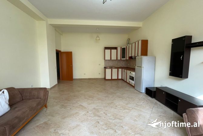 Business Property for Rent 3+1 in Tirana - 600 Euro