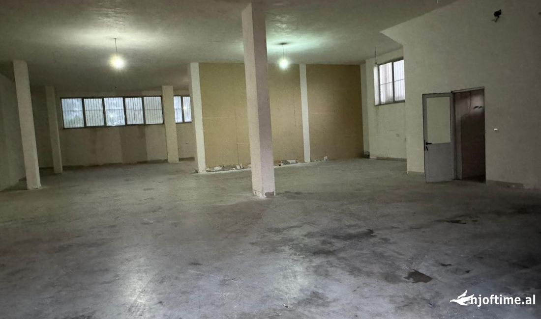 Magazine Me Qera ne Autostraden Tirane Durres (ID BM216) Tirane