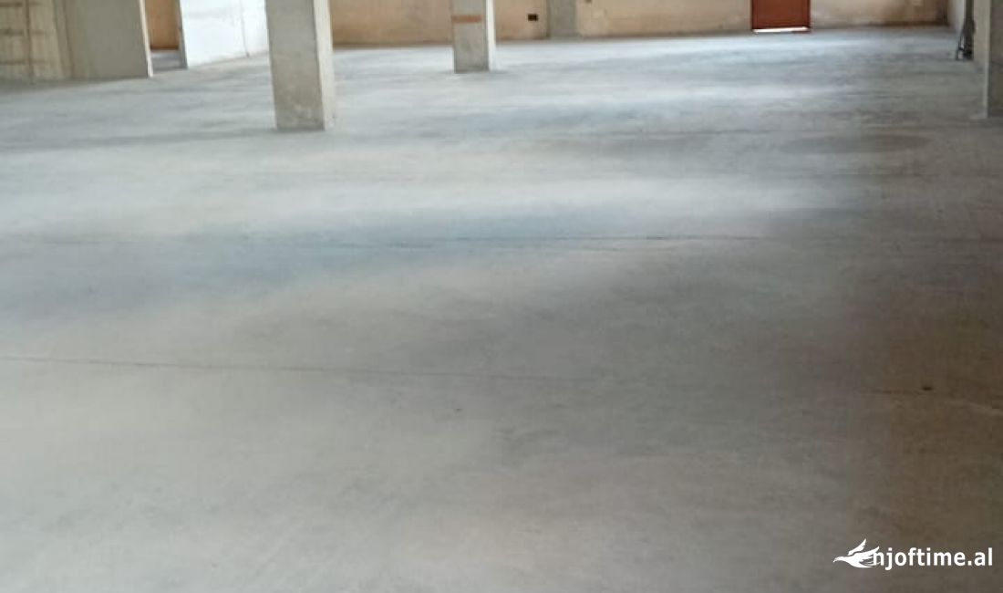 Magazine Me Qera tek Ish Dogana (ID BM217) Tirane