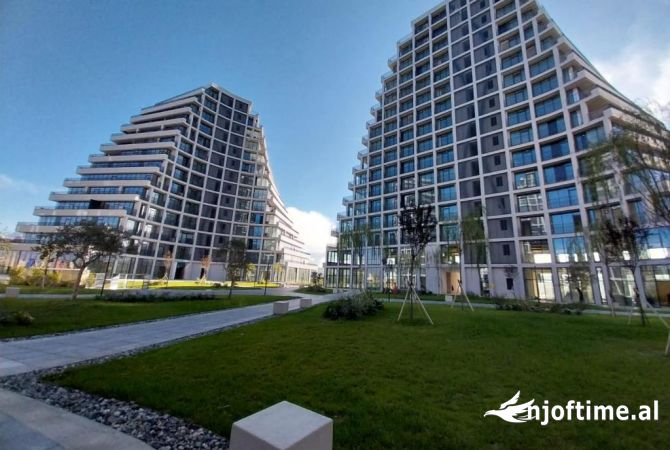 Ambiente Commerciale in Affitto 3+1 a Tirana - 4,000 Euro