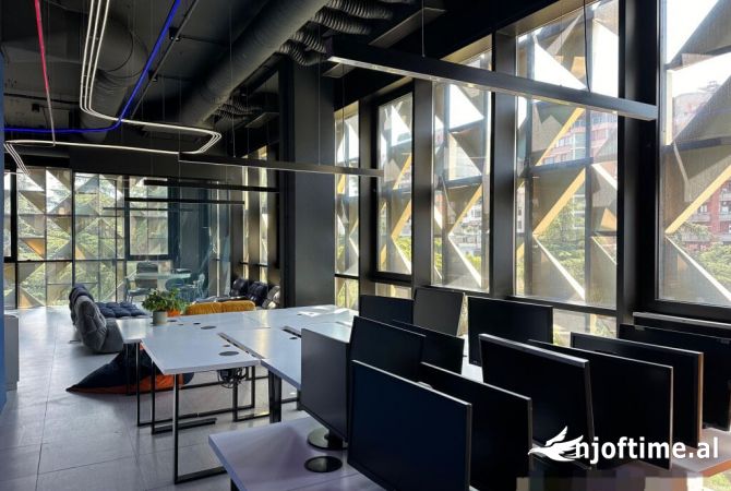 Ambiente Commerciale in Affitto 1+1 a Tirana - 12,000 Euro