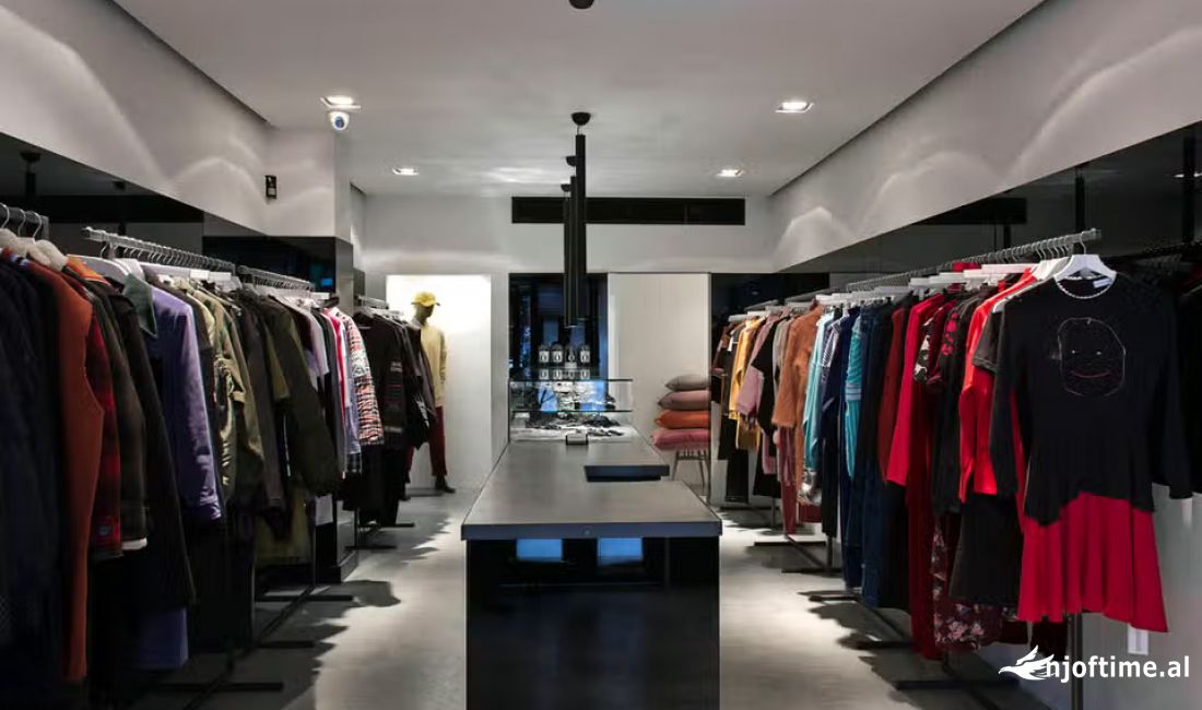 Shitet Biznesi Butik Rrobash ne Astir (ID BSHB124) Tirane​