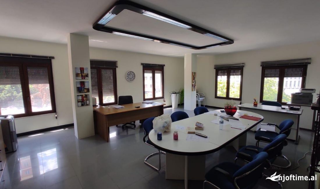 Zyre Me Qera Tek Rruga e Elbasanit (ID BZ2321) Tirane.