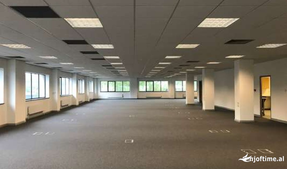 Zyre me Qera Tek Myslym Shyri ( ID BZ2227) Tirane.