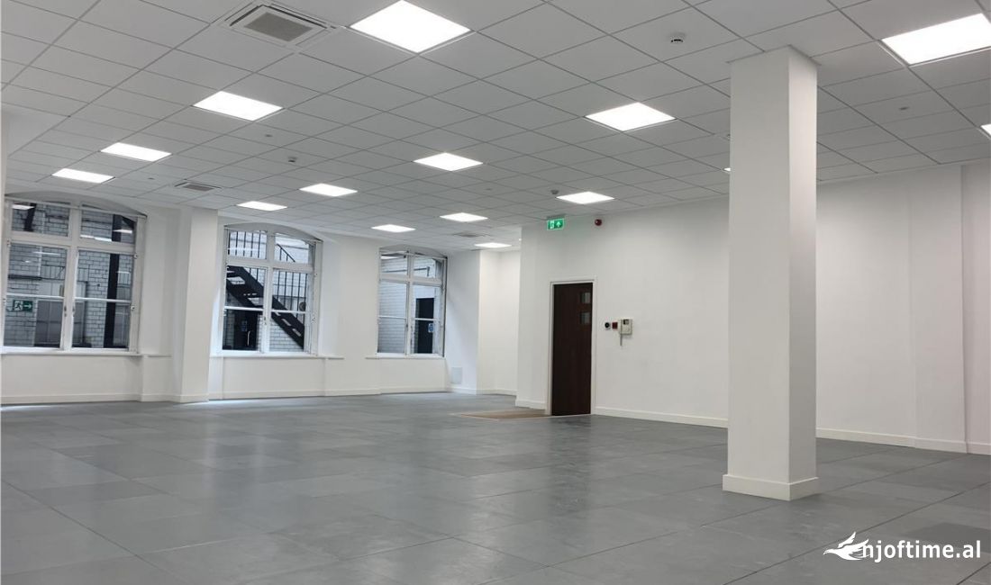 Ambient biznesi /Zyre me Qera Tek rruga e Elbasanit (ID BZ2255) Tirane.