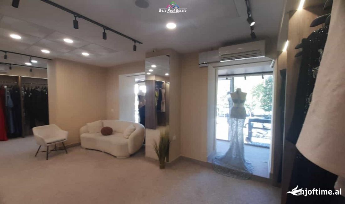 Dyqan/Zyre Me Qera ne Qender (ID BD21602) Tirane