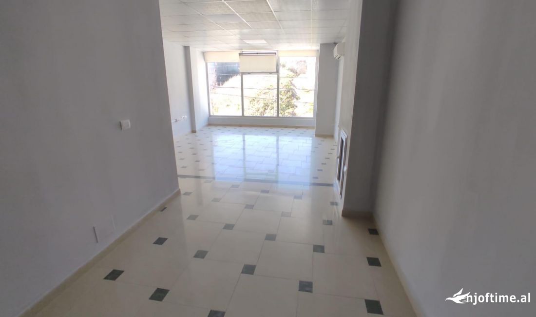 Zyre Me Qera Ne Sauk(ID BZ2293) Tirane