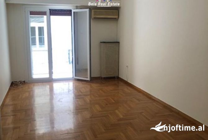 Ambiente Commerciale in Affitto 3+1 a Tirana - 600 Euro