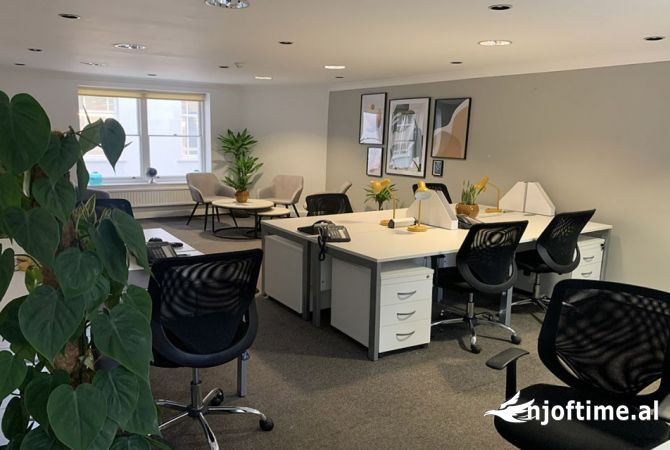 Ambiente Commerciale in Affitto 3+1 a Tirana - 800 Euro