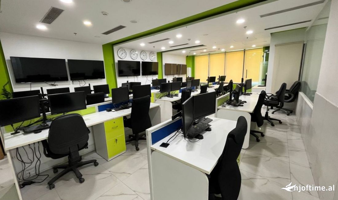 Zyre Me Qera Ne Rrugen Myslym Shyri (ID BZ2364) Tirane