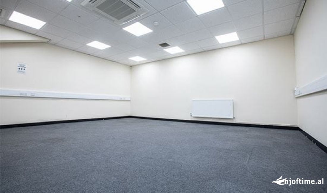 Zyre Me Qera Ne Rrugen E Kavajes (ID BZ2383) Tirane