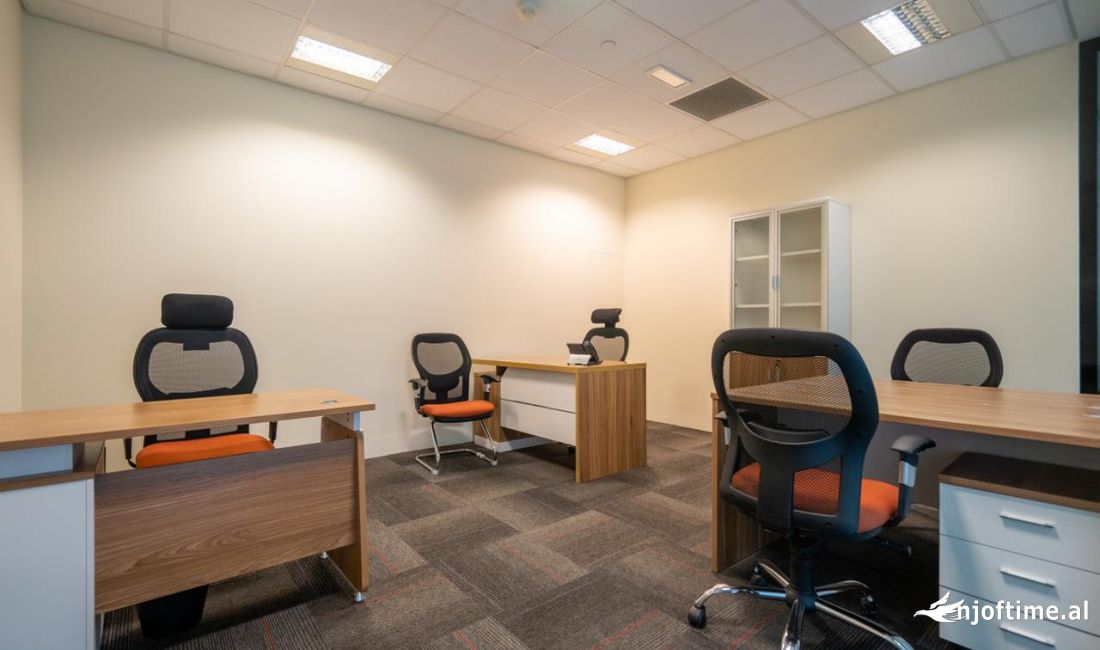 Zyre me qera 2+1 Ne Qender (ID BZ2403) Tirane.