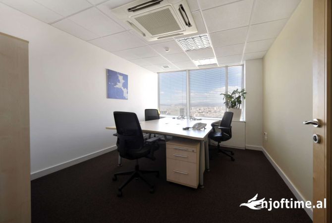 Ambiente Commerciale in Affitto 3+1 a Tirana - 950 Euro